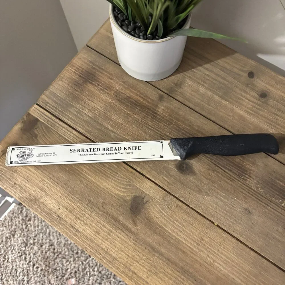 Vintage 1995 Pampered Chef Serrated Bread Knife 9” Stainless Steel